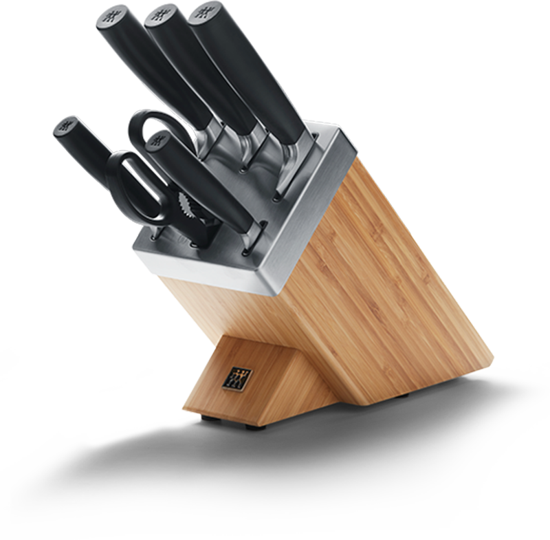 Messerblock mit Messern und einer Schere darin